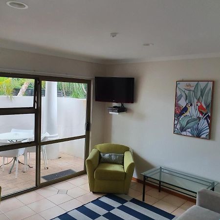 Breakers Motel Whangamata Eksteriør billede