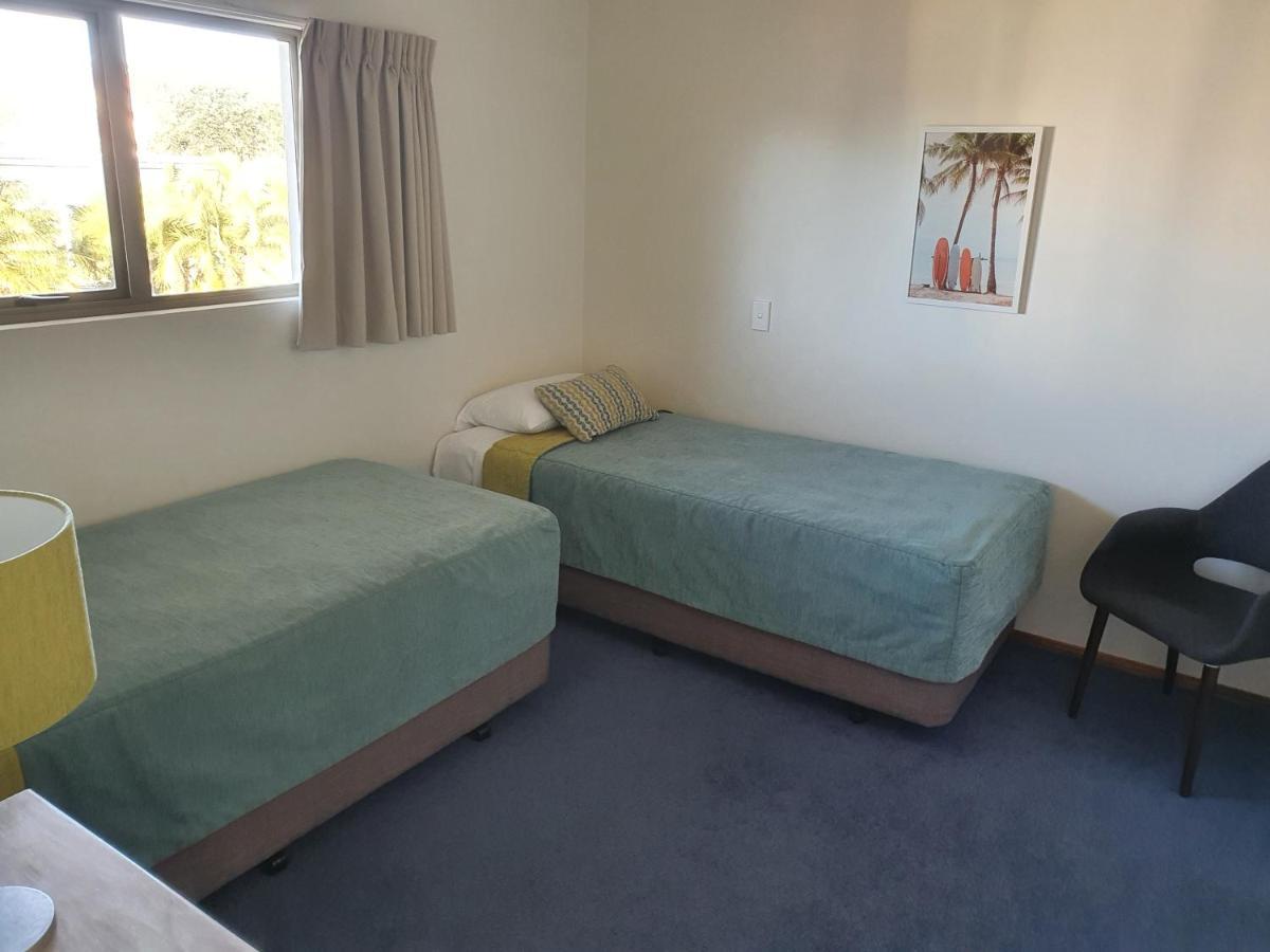 Breakers Motel Whangamata Eksteriør billede