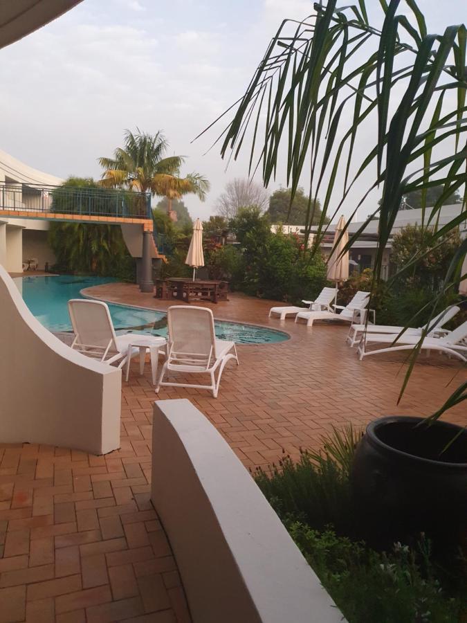 Breakers Motel Whangamata Eksteriør billede