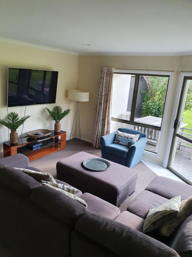 Breakers Motel Whangamata Eksteriør billede