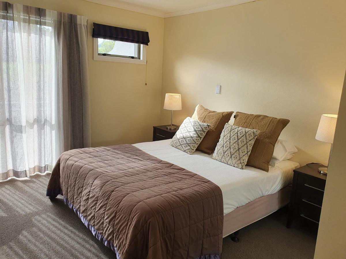 Breakers Motel Whangamata Eksteriør billede