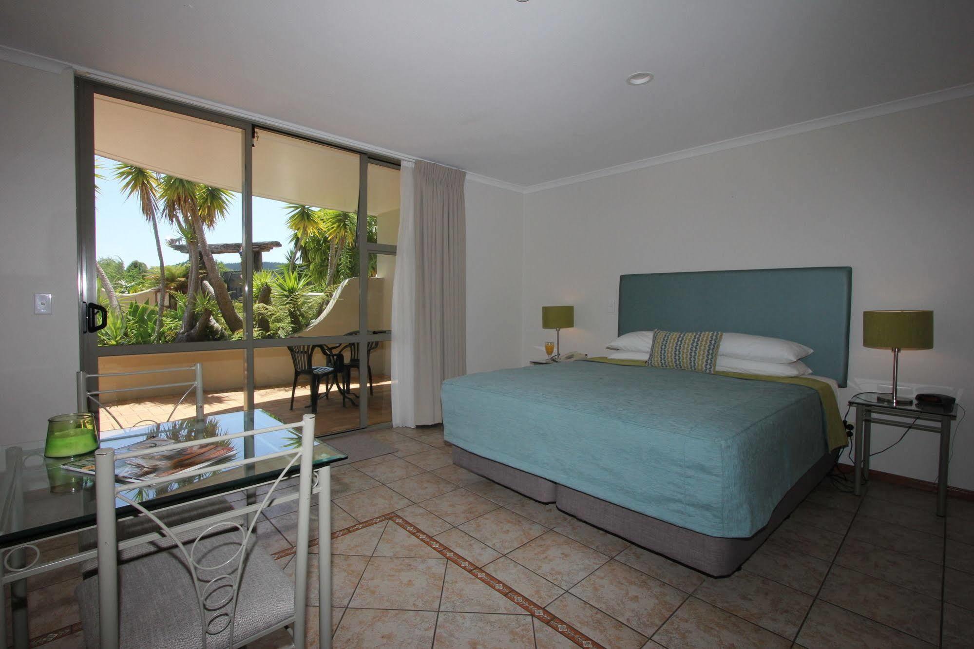 Breakers Motel Whangamata Eksteriør billede